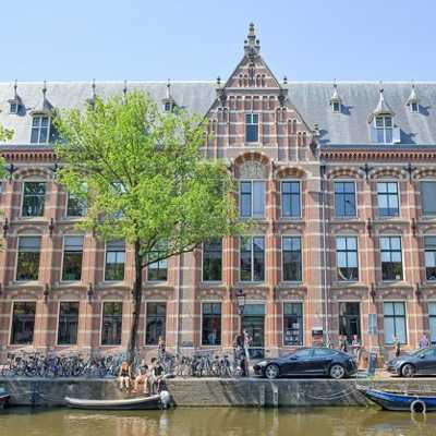 دانشگاه آمستردام
